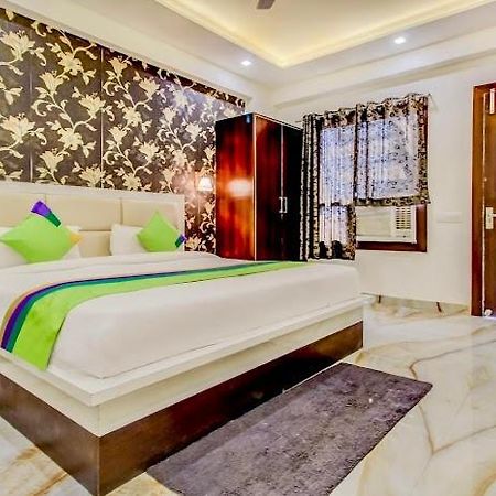 Hotel Golden Door Mathura Exteriér fotografie