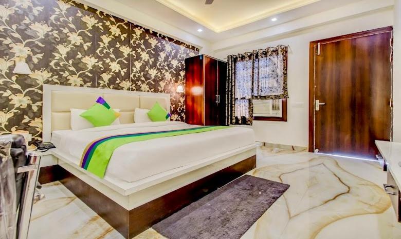 Hotel Golden Door Mathura Exteriér fotografie